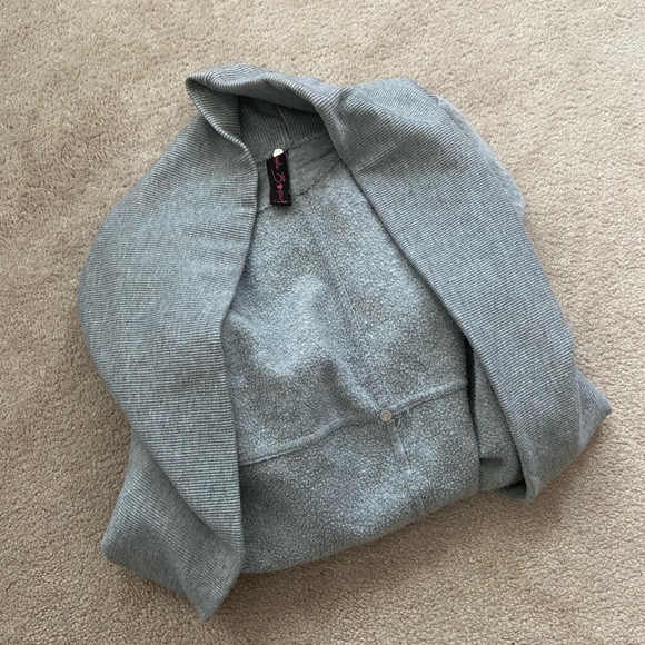 Grey Cardigan ❣️ - Picture 2 of 4